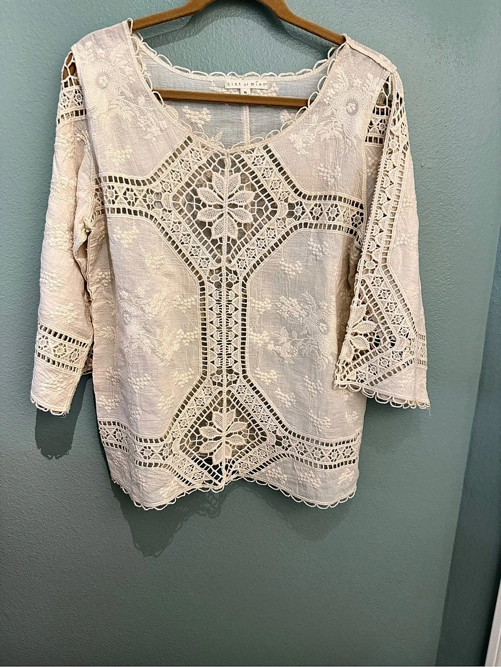 hint of mint Floral Lace Tunic White Size XL